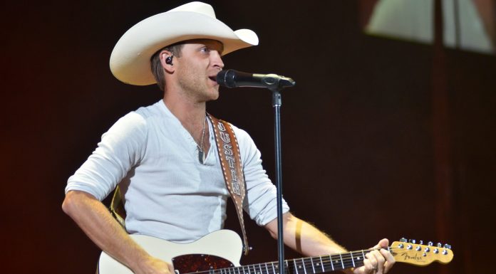 justin-moore&apos;s-&apos;hell-on-a-highway-tour&apos;-is-driving-through-pensacola