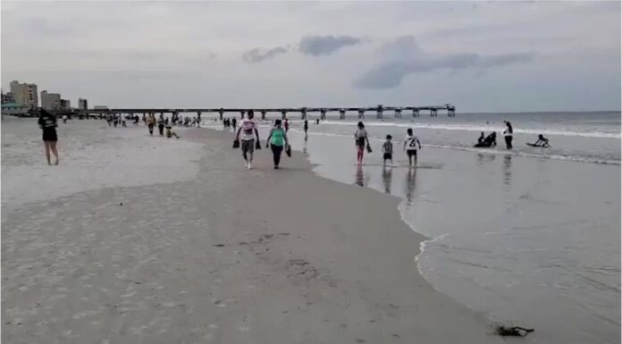 florida-spring-break-2022:-beach-webcams-show-waves,-crowds-amid-covid-pandemic